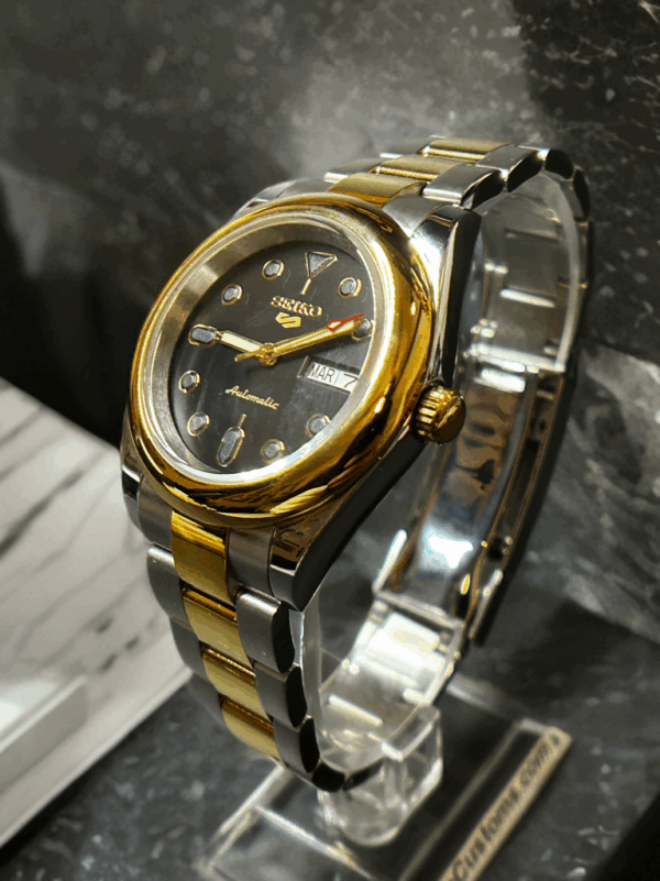 Seiko 5 Black/Gold 2-tone #250073 - Image 3