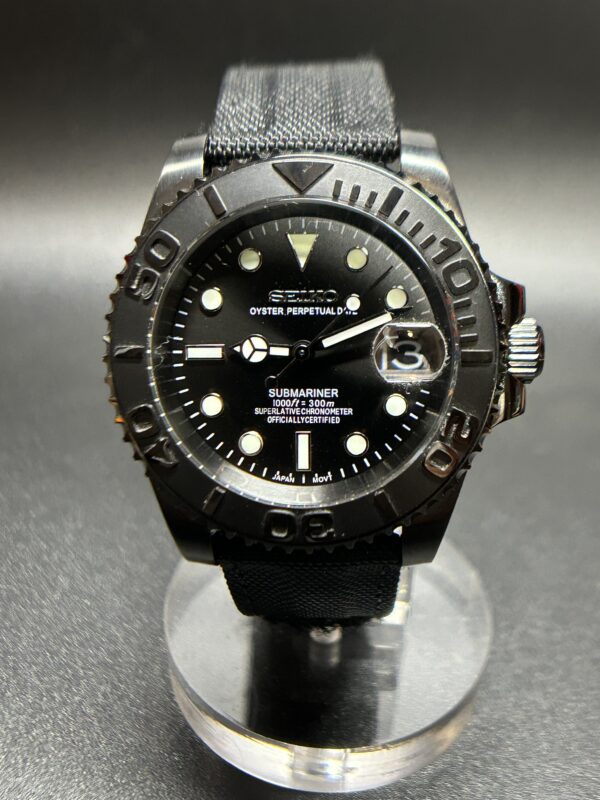Seiko Black Submariner #2500120