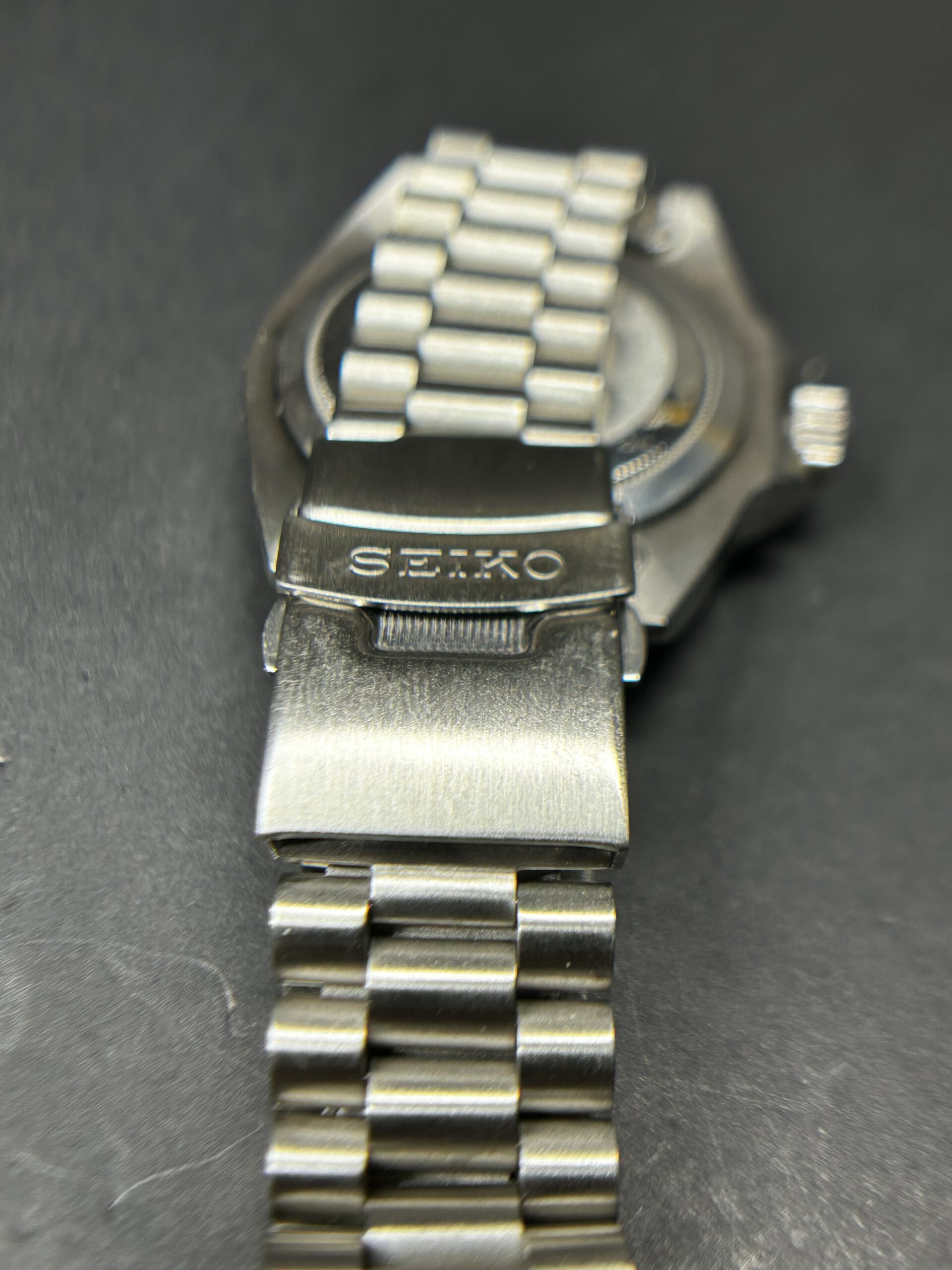 Green Hulk marine master Seiko mod watch.