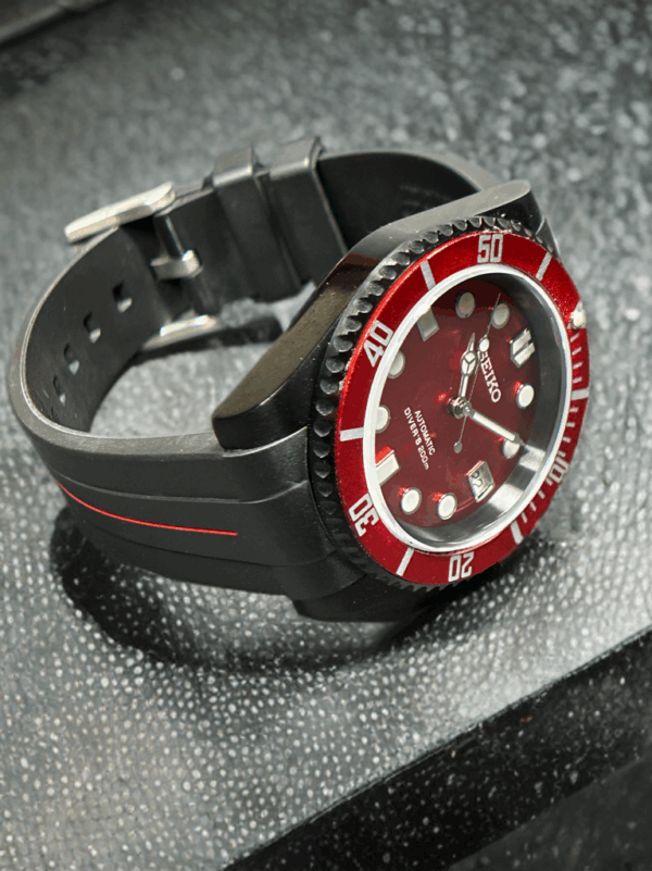 Seiko Red & Black Diver 200 #2500137
