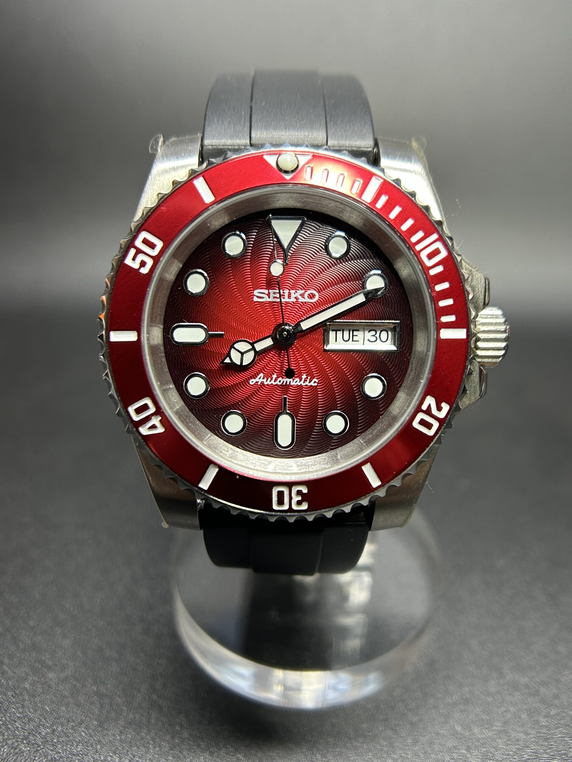Seiko Red Guilloche Dial Mod