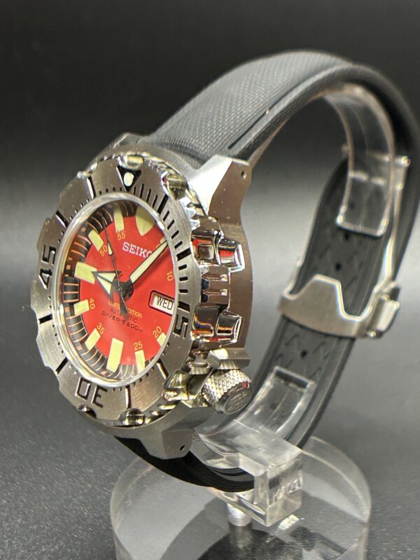 Seiko Red Monster Mod Automatic #250169 - Image 2