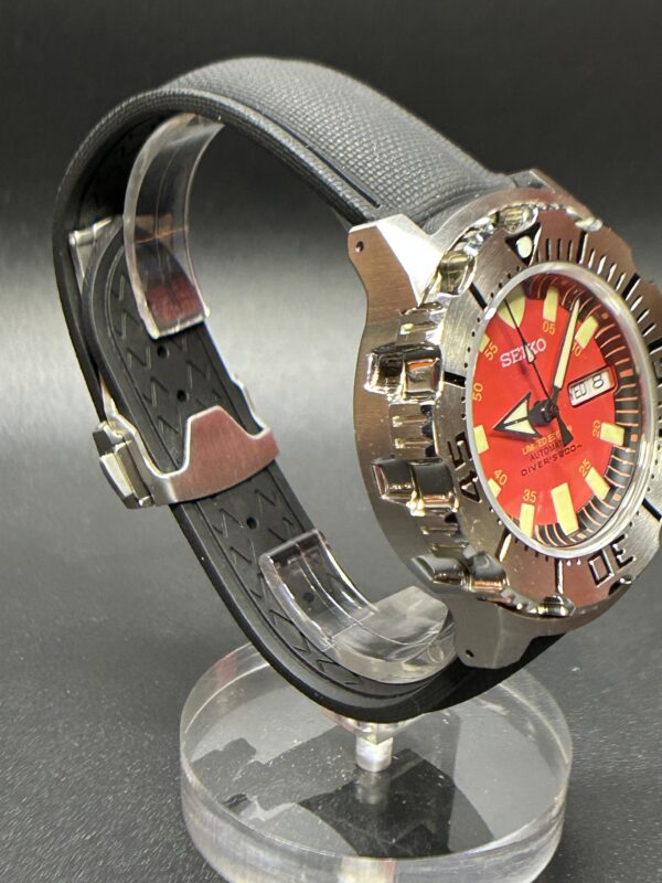 Seiko Red Monster Mod Automatic #250169 - Image 3