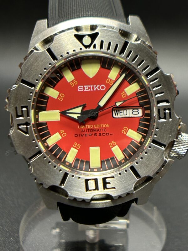 Seiko Red Monster Mod Automatic #250169 - Image 4