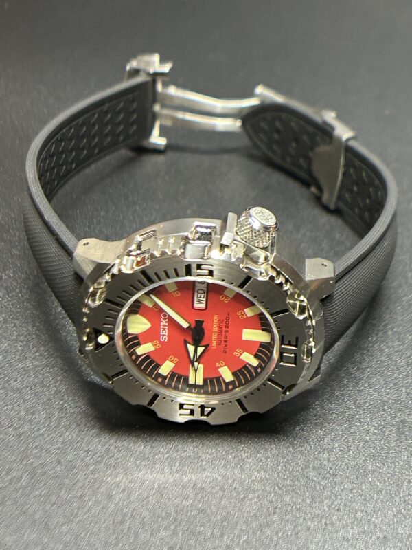 Seiko Red Monster Mod Automatic #250169 - Image 7